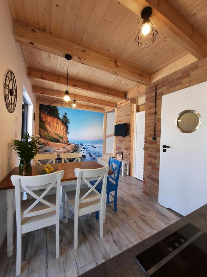 Patyki Kamyki Apartamento Ustka Exterior foto