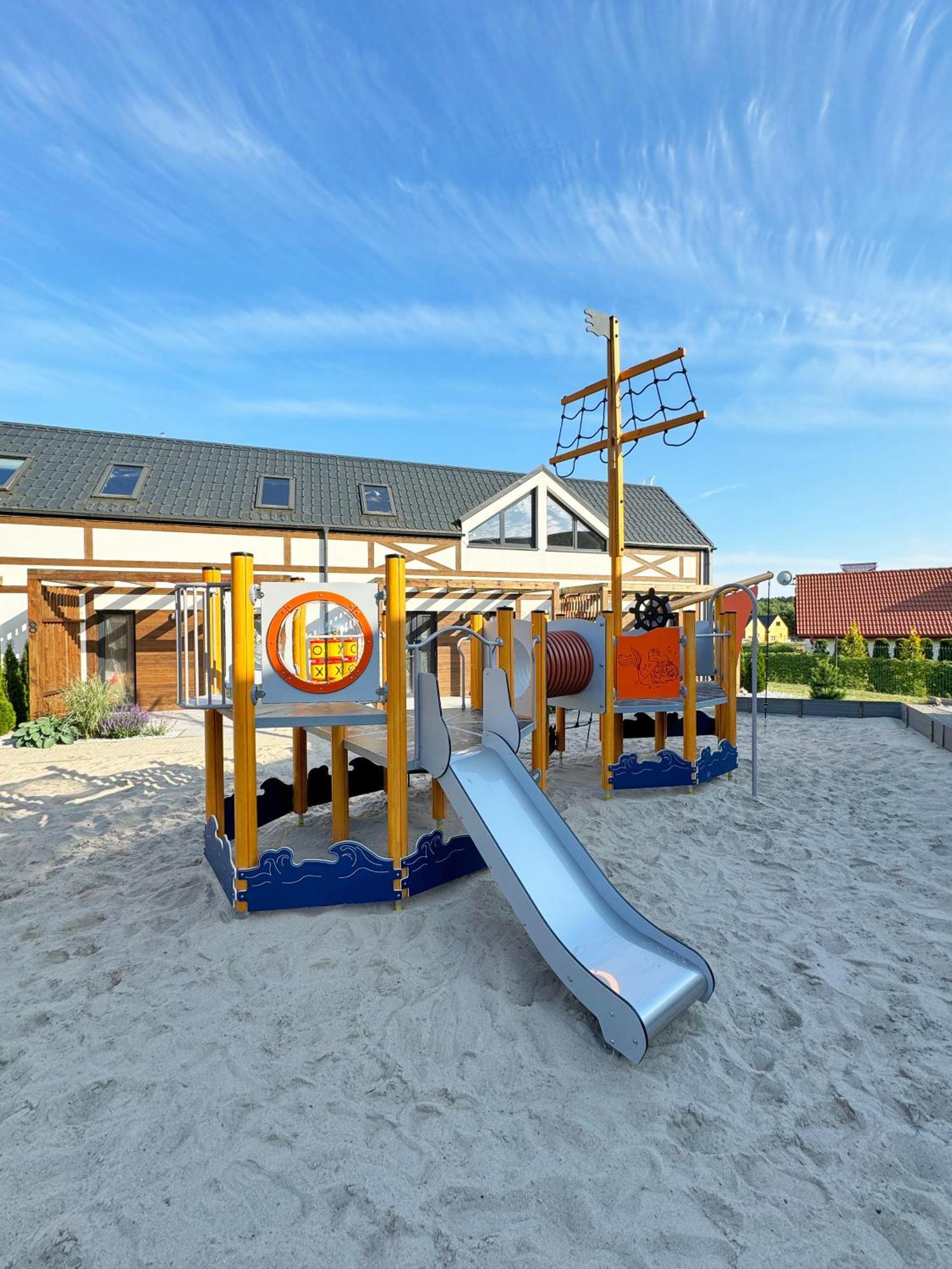 Patyki Kamyki Apartamento Ustka Exterior foto